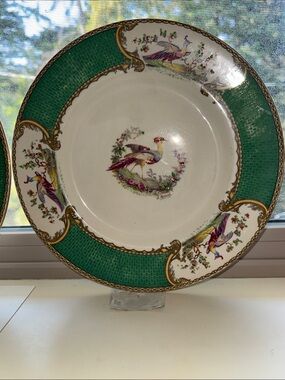 Myott Stafordshire England “Chelsea” Bird Plate RARE  Green 10.5 inch din plate